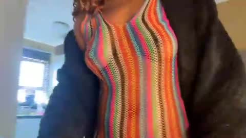 Snapshot of sexyasszeeee chatting on October 13, 8:38 am sexyasszeeee online show from October 13, 8:38 am