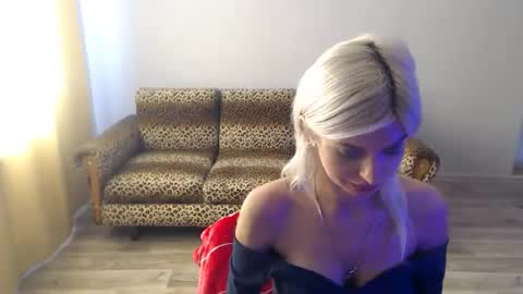 Snapshot of sexybeatriice chatting on September 23, 7:02 am sexybeatriice online show from September 23, 7:02 am