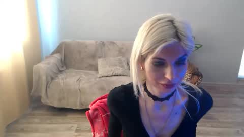 sexybeatriice online show from March 23, 9:36 am