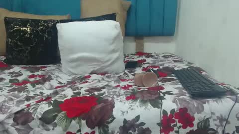 sexyboobsx2 online show from September 22, 6:34 pm