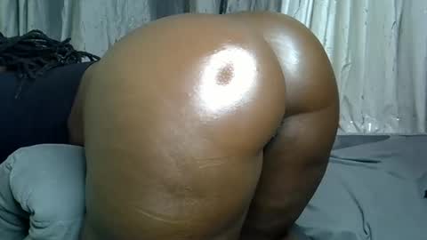 Snapshot of sexybooty_4545 chatting on September 20, 7:39 pm sexybooty_4545 online show from September 20, 7:39 pm