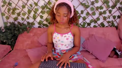 Snapshot of sexybrunnetem chatting on October 13, 4:47 am sofia online show from October 13, 4:47 am