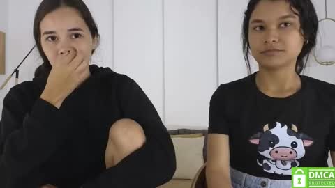 chanell and yina online show from December 22, 1:40 pm