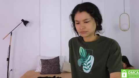 Snapshot of sexychanell_18 chatting on October 18, 1:26 pm chanell and yina online show from October 18, 1:26 pm