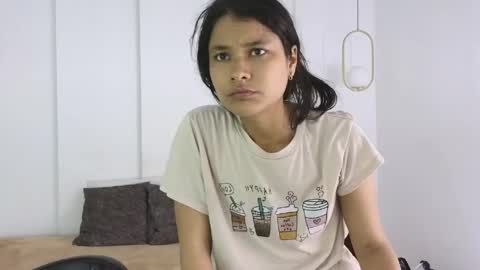 chanell and yina online show from April 13, 5:06 pm