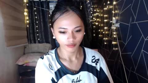 Miss Cheng online show from November 12, 8:38 am