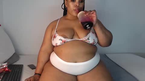Snapshot of sexychill2000 chatting on September 27, 2:31 am SEXYCHILL online show from September 27, 2:31 am