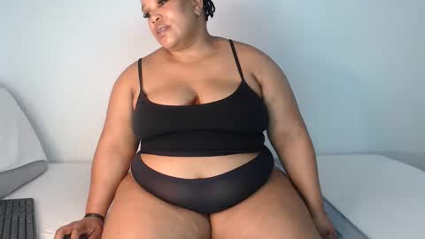 Snapshot of sexychill2000 chatting on September 25, 9:22 pm SEXYCHILL online show from September 25, 9:22 pm