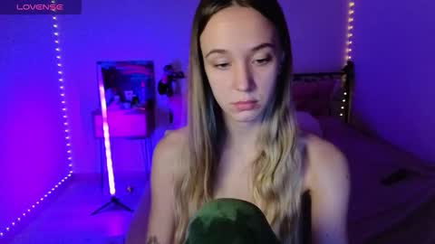 Sophia online show from November 2, 9:09 am