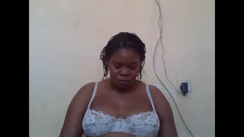 Snapshot of sexydove2 chatting on October 12, 8:29 am EMILY online show from October 12, 8:29 am