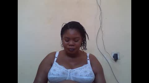 Snapshot of sexydove2 chatting on October 19, 6:40 am EMILY online show from October 19, 6:40 am