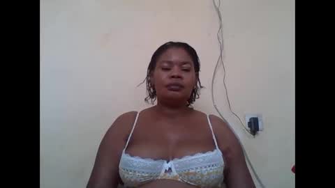 Snapshot of sexydove2 chatting on October 7, 7:37 am EMILY online show from October 7, 7:37 am