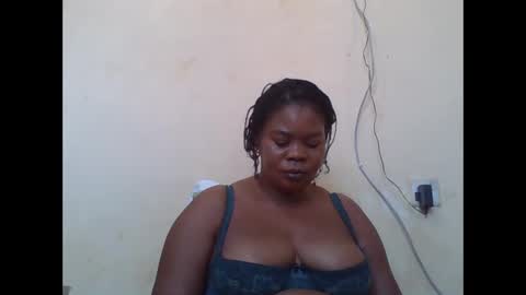 Snapshot of sexydove2 chatting on October 11, 8:19 am EMILY online show from October 11, 8:19 am