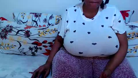 Snapshot of sexyebonylove89 chatting on October 1, 9:13 pm sexyebonylove89 online show from October 1, 9:13 pm