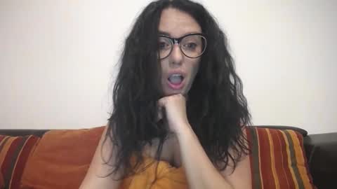 Snapshot of sexyerikka chatting on December 4, 2:14 am Eva online show from December 4, 2:14 am