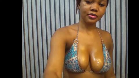Snapshot of sexyeye368293 chatting on October 10, 10:47 pm sexyeye368293 online show from October 10, 10:47 pm