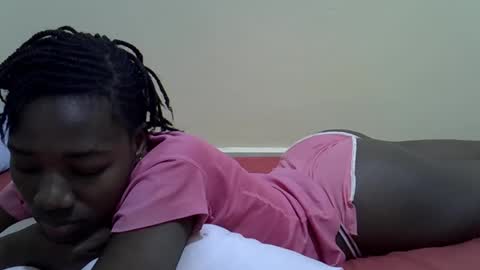 sexyghurl12 online show from December 16, 3:35 am