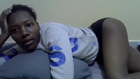 Snapshot of sexyghurl12 chatting on October 3, 5:43 pm sexyghurl12 online show from October 3, 5:43 pm