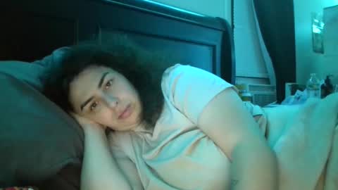 Snapshot of sexygoddesslizaaa chatting on September 15, 2:35 am ETERNAL GODDESS WOMAN  online show from September 15, 2:35 am
