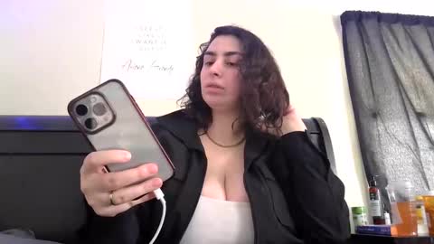 Snapshot of sexygoddesslizaaa chatting on February 3, 5:56 pm ETERNAL GODDESS WOMAN  online show from February 3, 5:56 pm