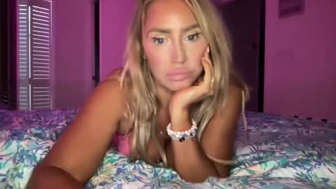 Snapshot of sexygoodvibebabe69 chatting on September 25, 9:16 am Ashley Love online show from September 25, 9:16 am