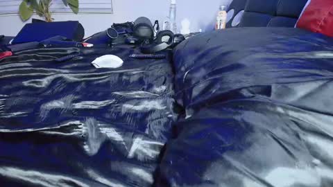 Snapshot of sexyhornyman1993 chatting on February 16, 1:25 am sexyhornyman1993 online show from February 16, 1:25 am