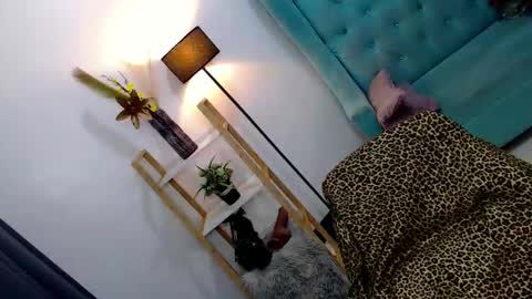 JENNY online show from November 18, 9:34 am