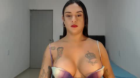 Snapshot of sexynatalia25 chatting on October 17, 12:20 pm Natalia Duran online show from October 17, 12:20 pm