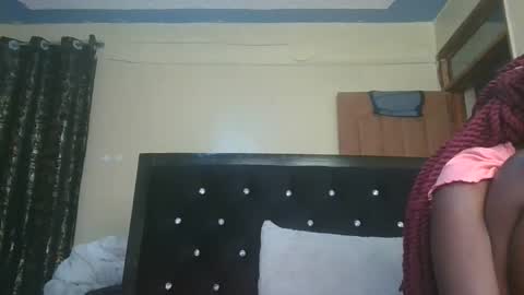 Snapshot of sexynina25 chatting on September 21, 6:01 pm nina online show from September 21, 6:01 pm