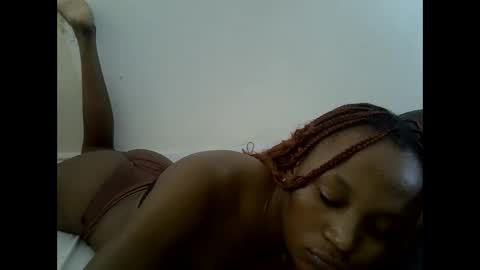 Snapshot of sexypetite4 chatting on September 24, 8:21 am SHARON online show from September 24, 8:21 am