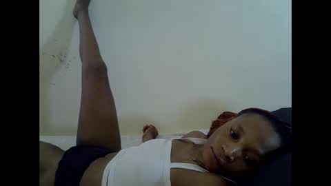 Snapshot of sexypetite4 chatting on October 1, 9:41 am SHARON online show from October 1, 9:41 am