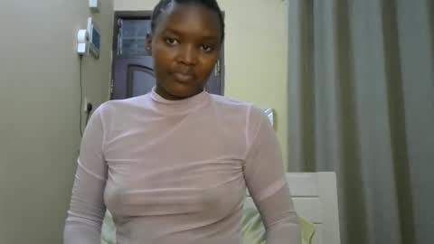 Snapshot of sexypetite_lee chatting on December 28, 7:11 pm Lee online show from December 28, 7:11 pm