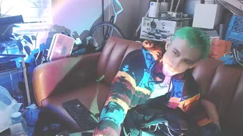 Snapshot of sexypossum chatting on February 26, 9:01 am Possum online show from February 26, 9:01 am