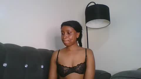 sexyrozzy online show from April 3, 10:44 am