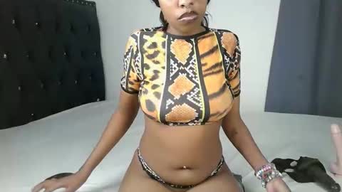Snapshot of sexysabrina2 chatting on October 16, 6:13 am sexysabrina2 online show from October 16, 6:13 am