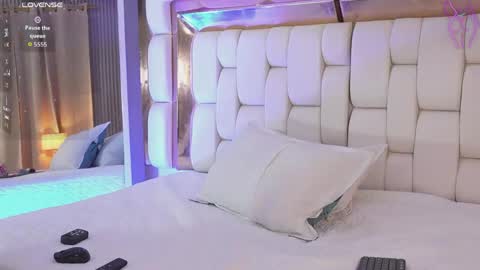 Kendall online show from April 22, 12:23 pm