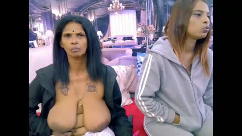 sexyva4u2luv online show from February 18, 8:25 am