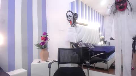 Snapshot of sexyymommy1 chatting on October 12, 2:09 pm Mary online show from October 12, 2:09 pm