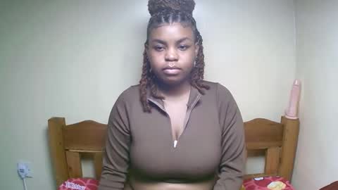 sexyyred_ online show from March 15, 12:52 pm