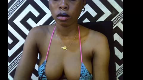 Snapshot of sezy_petite chatting on September 27, 10:02 am Wealth online show from September 27, 10:02 am