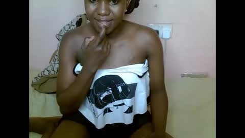 Snapshot of shaa_loon chatting on October 16, 6:51 pm shaa_loon online show from October 16, 6:51 pm