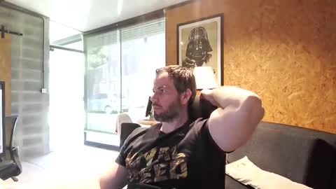 shad0w_hunter online show from December 17, 2:13 pm