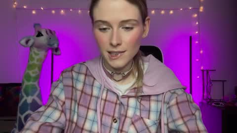 Snapshot of shadebabe chatting on December 29, 4:59 am shadebabe online show from December 29, 4:59 am