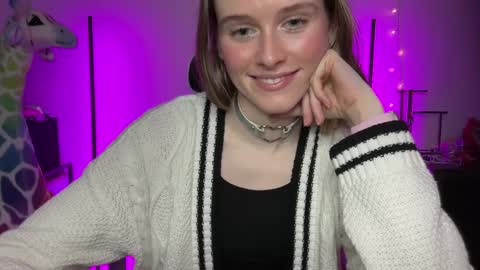 Snapshot of shadebabe chatting on January 20, 8:30 am shadebabe online show from January 20, 8:30 am