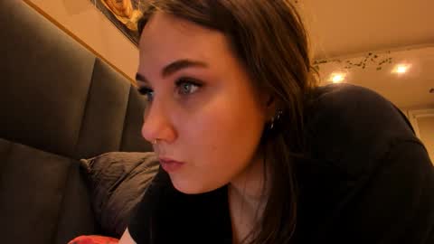 Snapshot of shadow_raffi chatting on October 24, 12:44 am shadow_raffi online show from October 24, 12:44 am