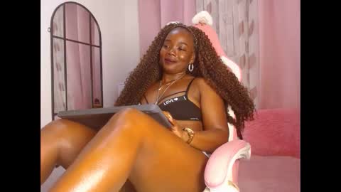 Shaira online show from November 26, 1:14 am