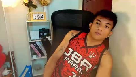 shake_raytow34 online show from May 4, 5:08 pm