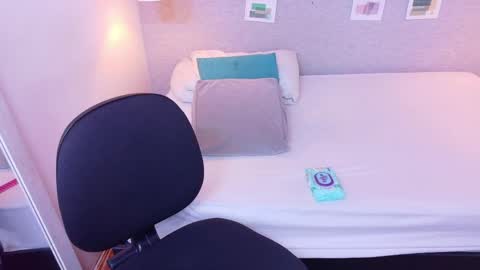 Catalina online show from March 31, 8:53 pm