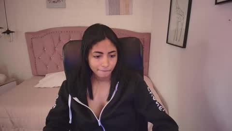 shanelle online show from November 15, 3:19 am