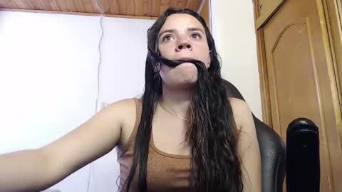 Snapshot of shanel_lozano chatting on October 17, 4:44 pm shanel_lozano online show from October 17, 4:44 pm